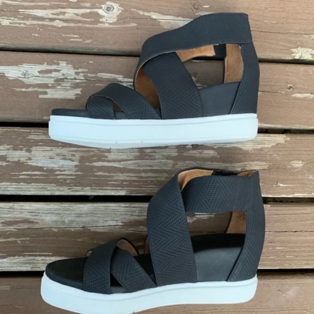 ✨ Dr. Scholl's Skips Platform Wedge Sandal✨